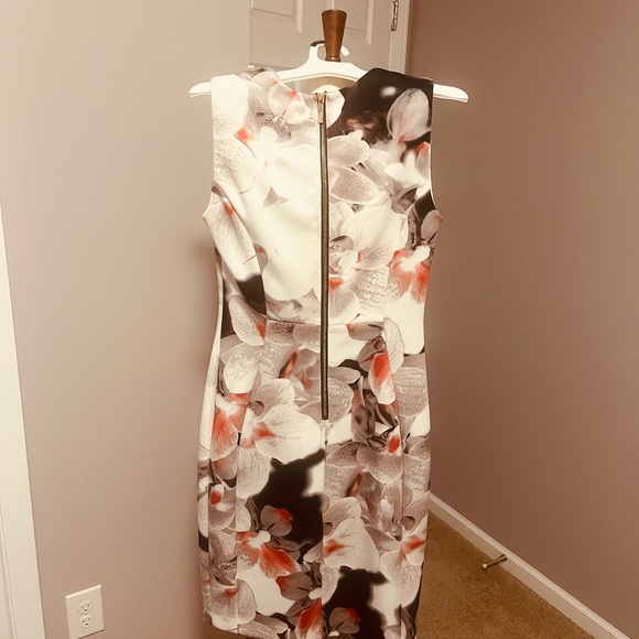 Calvin Klein Sleeveless Orchid Floral Sheath Dress - Size 2 - Picture 2 of 3